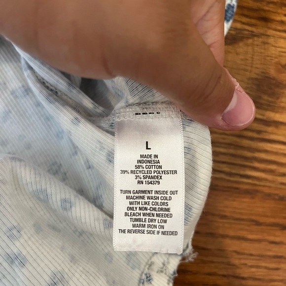 cute AERO top!!!! - Picture 2 of 4